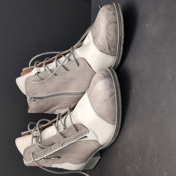 Portofino Women's Gray/White Leather Lace-up Booties With Side Zipper, Size 40. - Picture 3 of 11